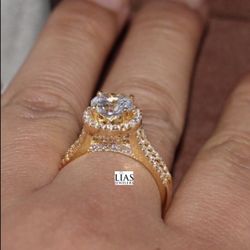 New 18k Yellow Gold Engagement Ring 