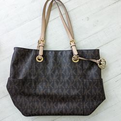 Michael Kors Jet Set Signature Logo Tote Handbag