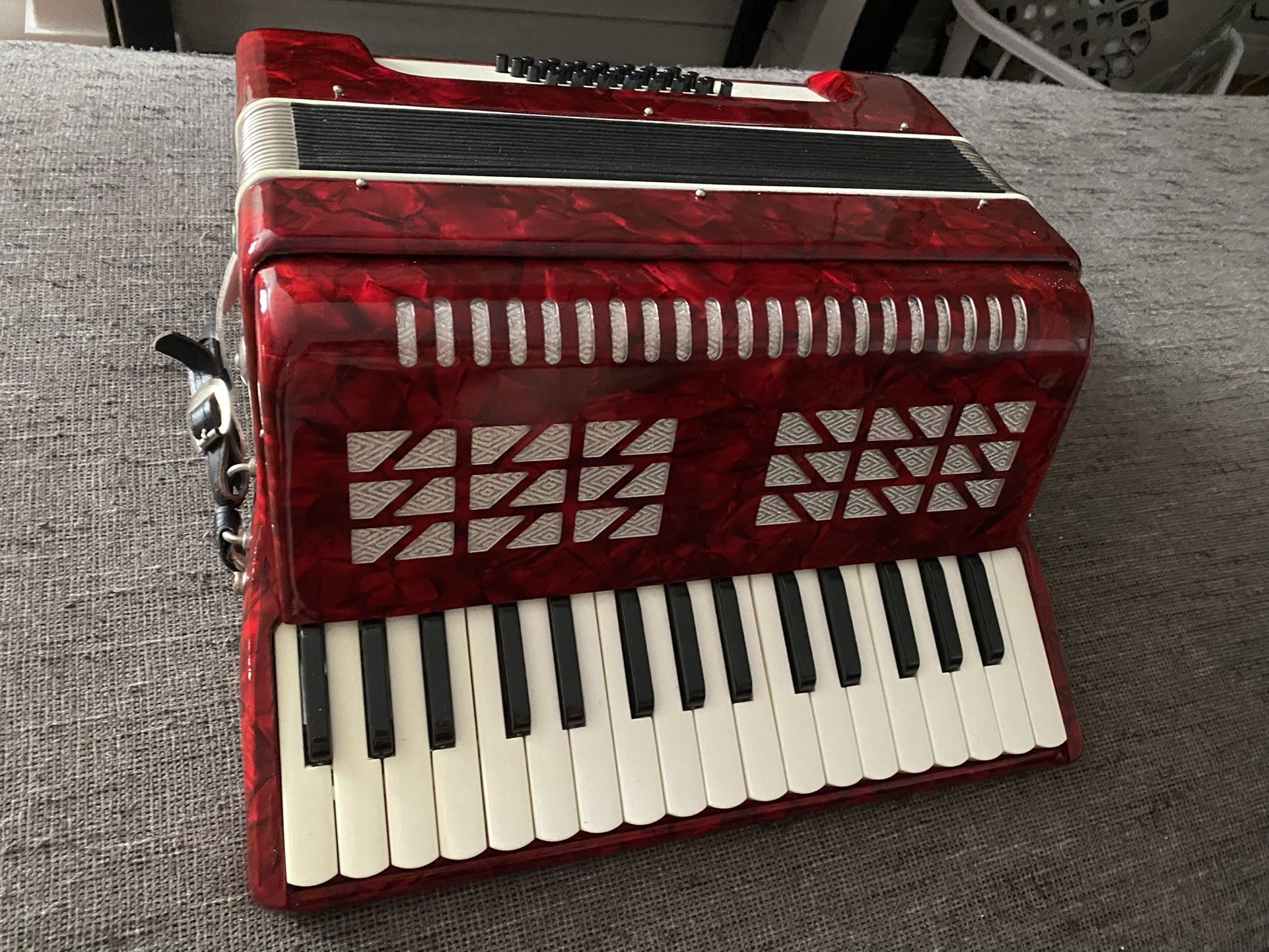 Accordion for Sale in Los Angeles, CA OfferUp
