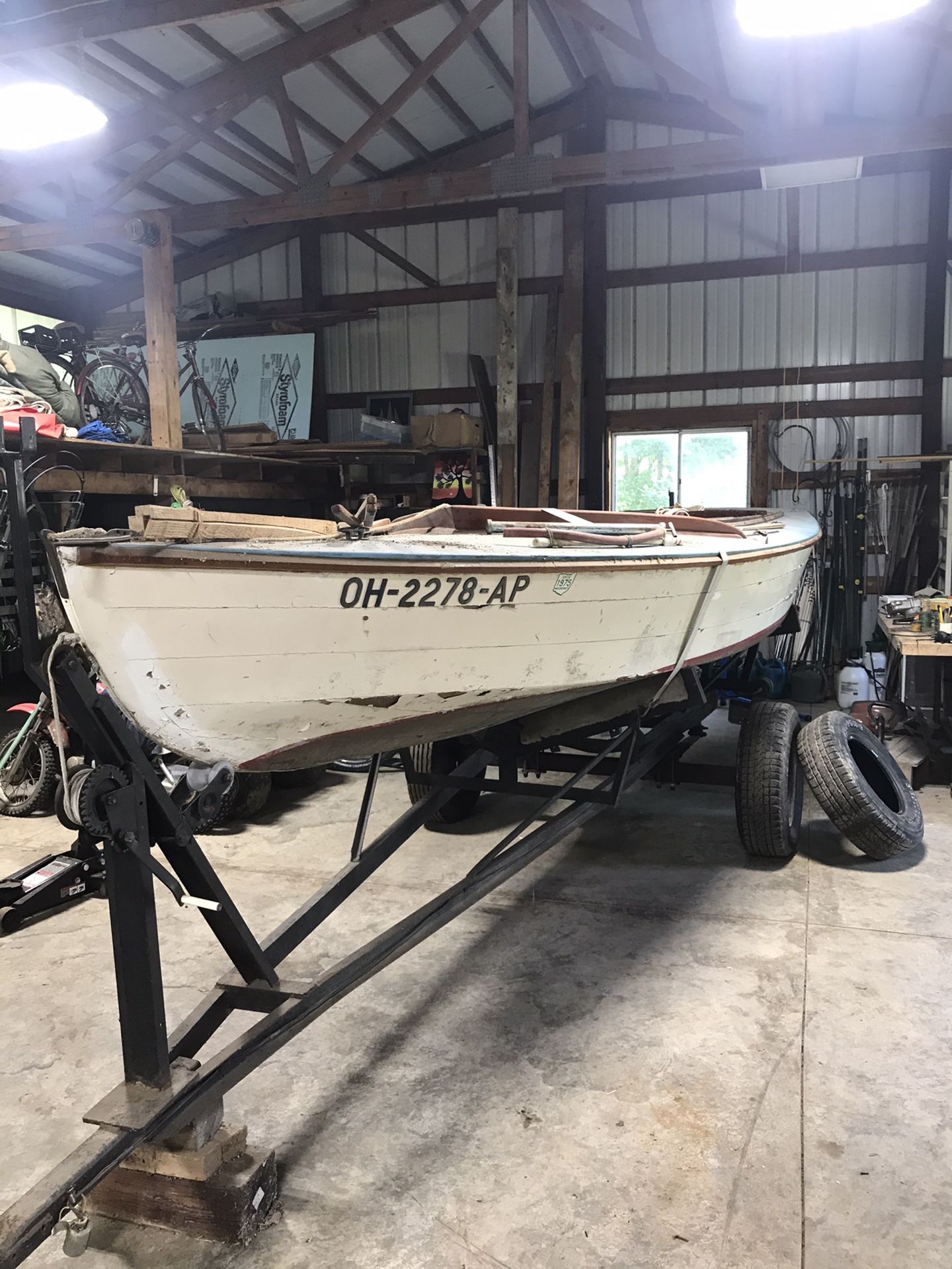 1940 18 foot Interlake Vintage Sailboat with trailer