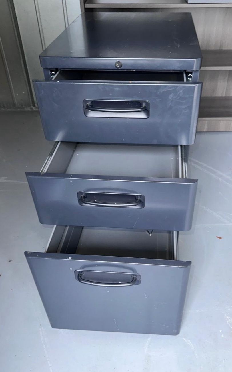 Metal file Cabinet
