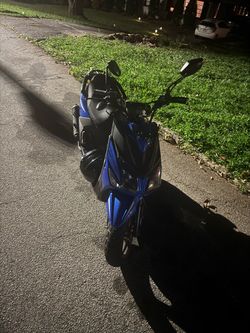 Scooter and 55 in with remote
