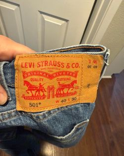 Size 40 30 Levi 501 jeans