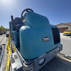 Tennant M20 Ride On Scrubber 