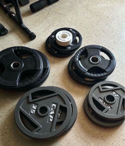 Weightlifting plates