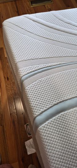 Memory foam Certipur-us queen mattress