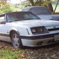 1986 FORD MUSTANG GT CONVERTIBLE
