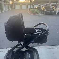 Graco Stroller- Converts To Bassinet 