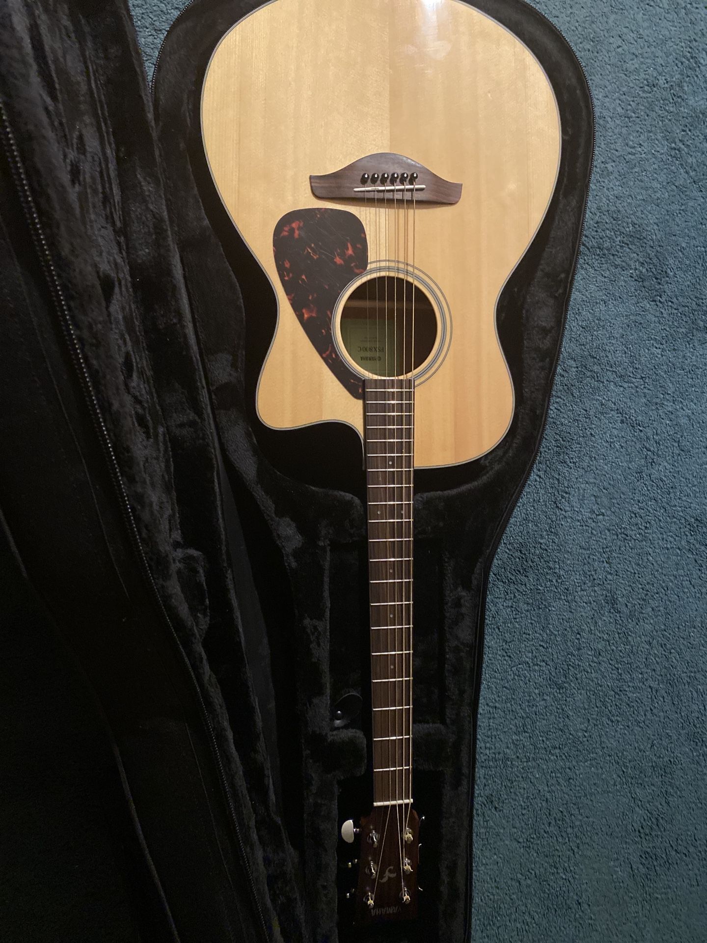 YAMAHA -FSX800C electric /acoustic guitar