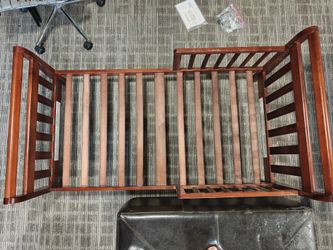 Toddler Bed (Cherry Finish)