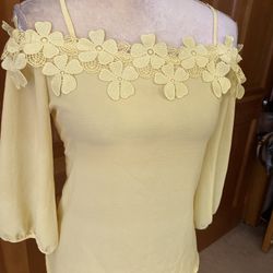 Like new, never worn. Gorgeous Women’s Michel Cold Shoulder Yellow Blouse