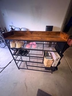 Show rack and storage