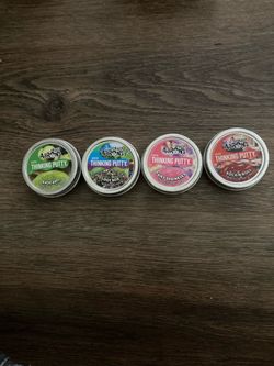 Crazy Aaron’s putty
