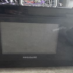 Frigidaire Countertop Microwave