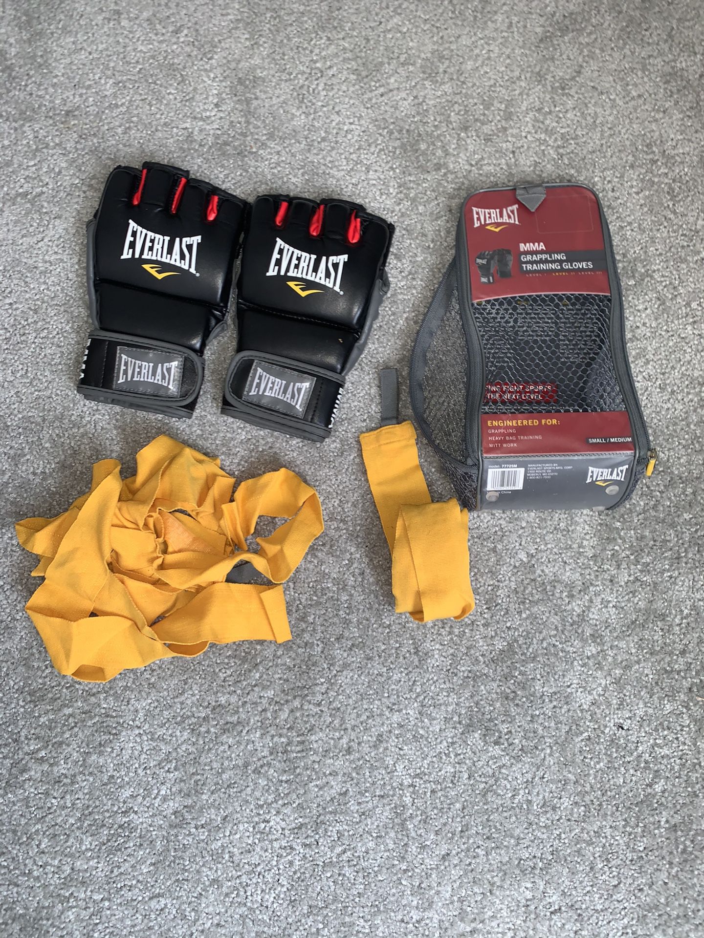 Everlast UFC/MMA gloves with wraps