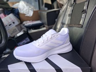 *BRAND NEW IN BOX*