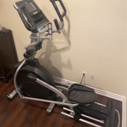 Spirit XE395 Elliptical Trainer