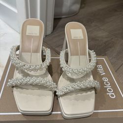 Arielle Dolce Vita Heels 