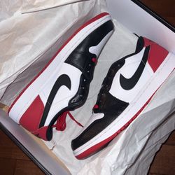 Jordan 1 Low OG Black Toe Size 9