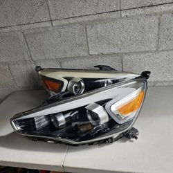 Kia Cadenza Headlights 
