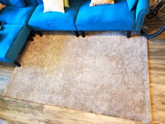 SALE! Only $15 Classy Rug  5x7.  Beautiful Pattern Great Condition