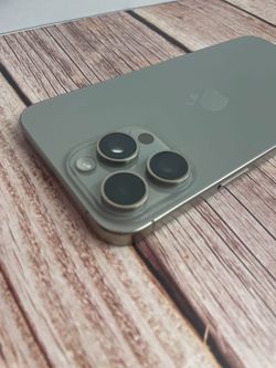 iPhone 15 Pro Max - Unlocked - 256GB 