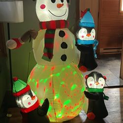 6 Foot Inflateable Snow Man And Penguins 