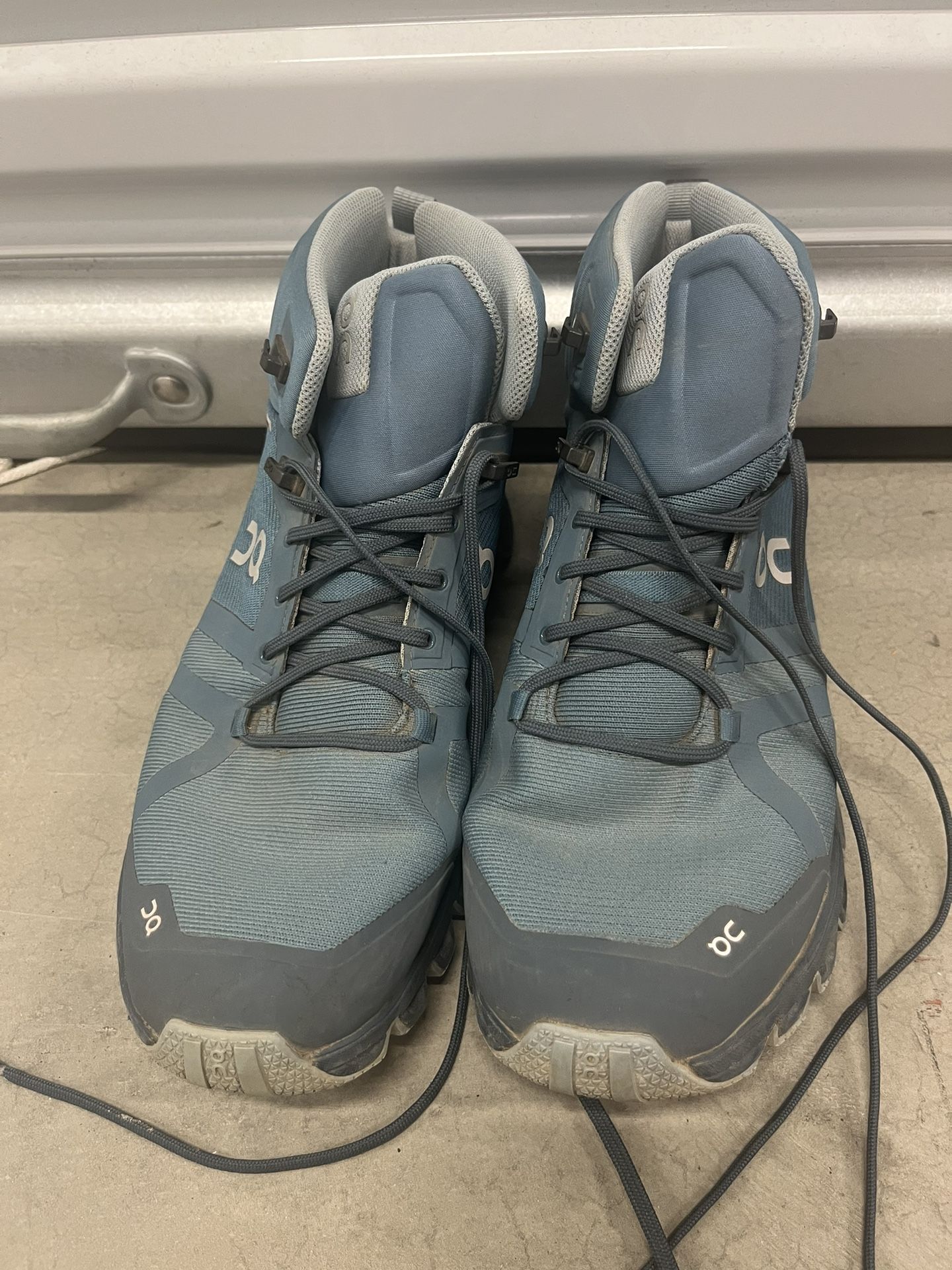 DQ Women’s Teal Hiking Boots! Size 8.5w