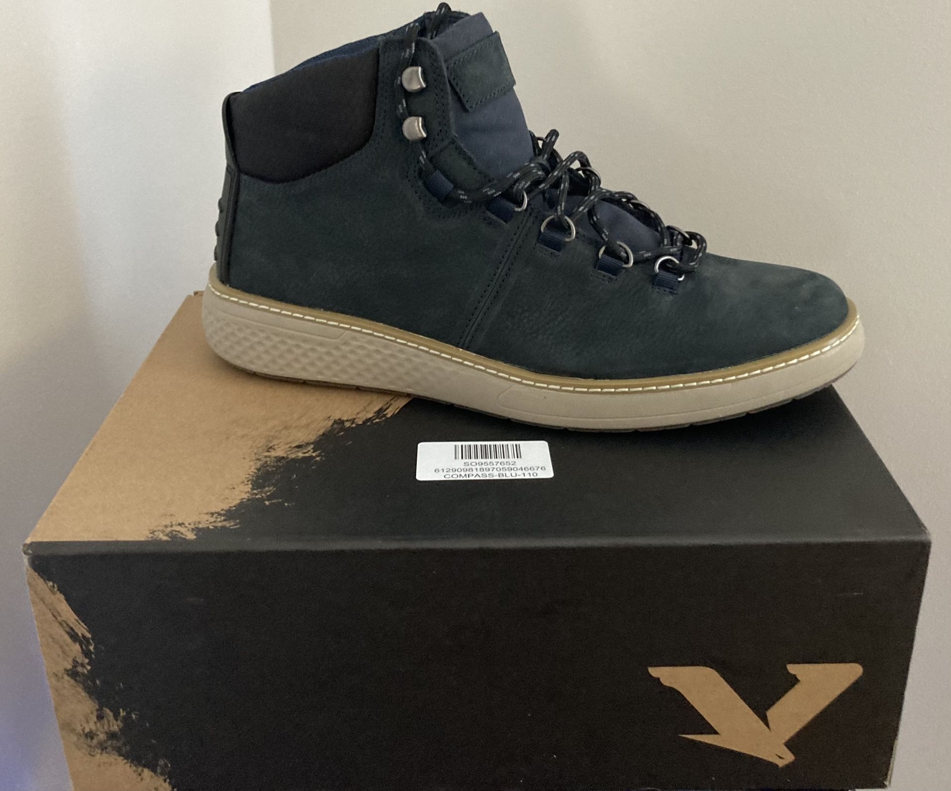 **Territory Men's Compass Ankle Boot BRAND NEW IN BOX FOR SALE**
