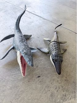 2 large mosasaurus Jurassic world toys