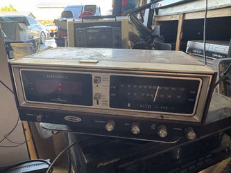 Radio Reloj Alarma. Vintage Años. 70