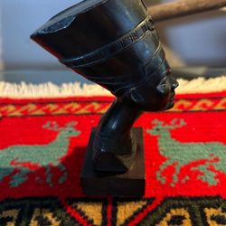 ADORNO ANTIGUO DE BRONCE DISEÑO CLEOPATRA