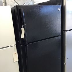 GE 15 Cu Ft Top And Bottom Fridge. 1 year Warranty 