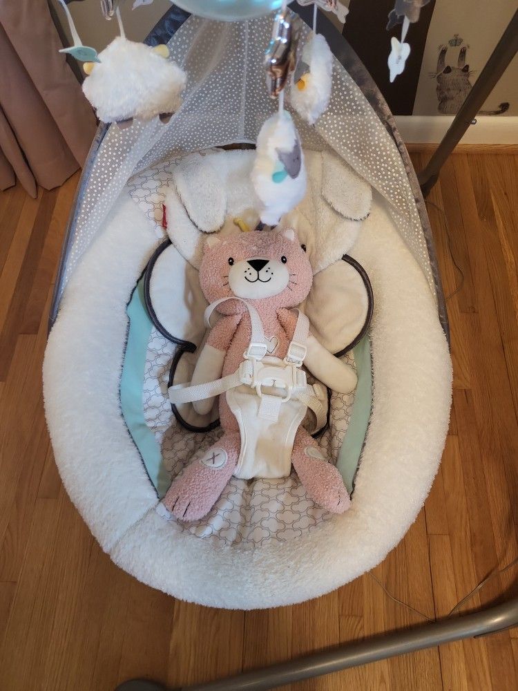 Baby Swing Fisher Price Swivel Sleeper Music Lights Gently Used