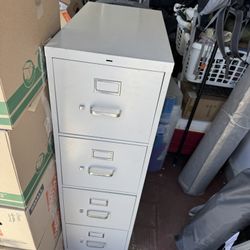 4 Drawer Filing Cabinet 
