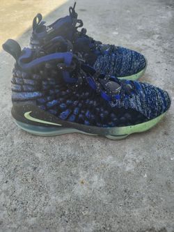 Nike LeBron 17 "Constellations" sneakers. Size 6.5y great condition