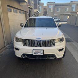 2017 Jeep grand Cherokee - All New Overland Sport utility