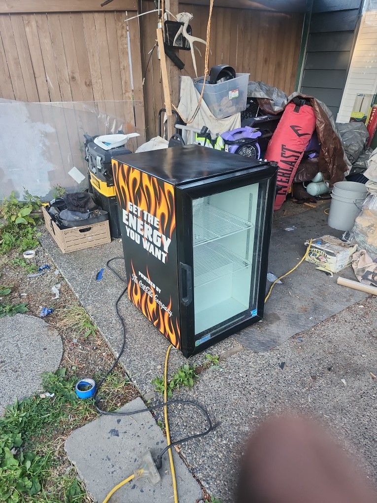 Mini fridge