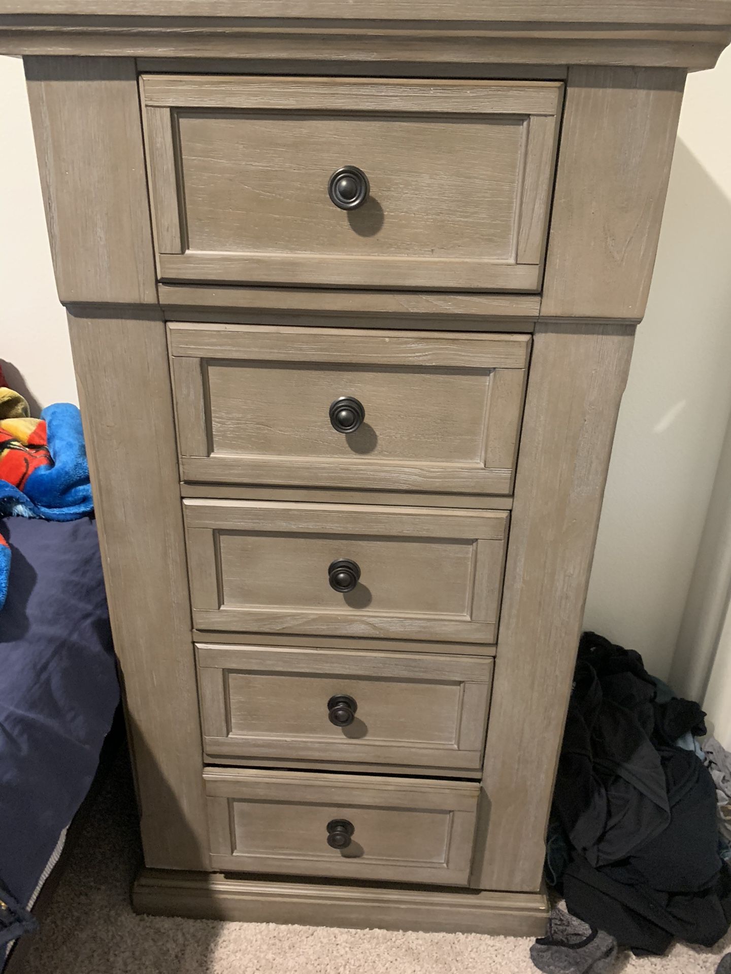 Dresser