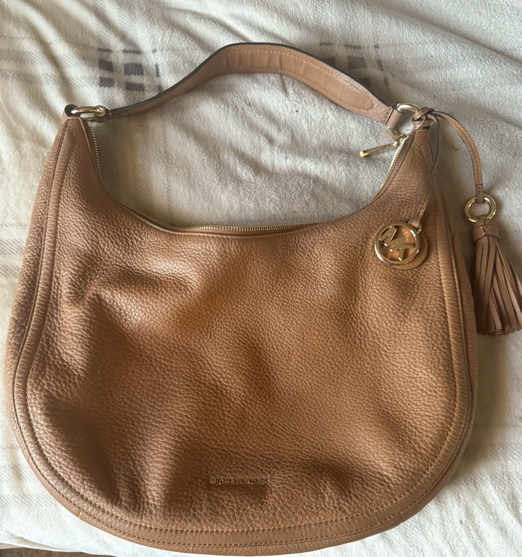 NWT Michael Kors Large Solid Hobo