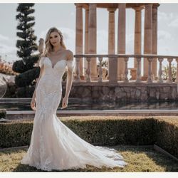 Brand New-Never Worn Wedding Dress