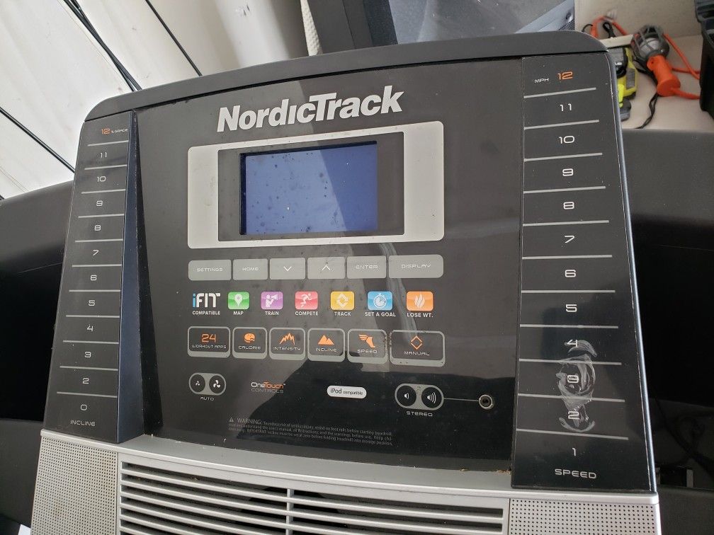 Nordic Track c700 treadmill excellent condition