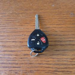 Oem Toyota 4 Button Key Used