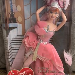 Barbie Collection “Lucy Gets In Pictures”
