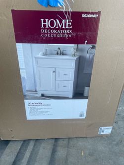 Sedgewood 30.5 in. W x 18.75 in. D x 34.375 in. H Single Sink Bath Vanity in White with Arctic Solid Surface Top