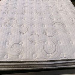 Clean Queen Size Serta ISeries Mattress 