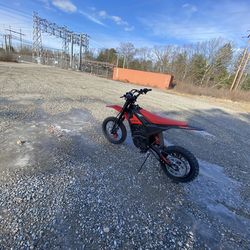 Yozma in 10 e dirtbike