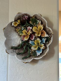 🌸 Capodimonte Wall Plate – Made in Italy