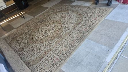 Large Wilshire Collection Area Rug – 8’9” x 12’