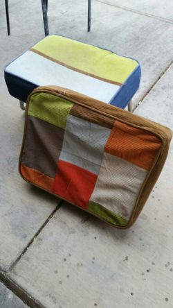 Two seats / foot rest. They fold up